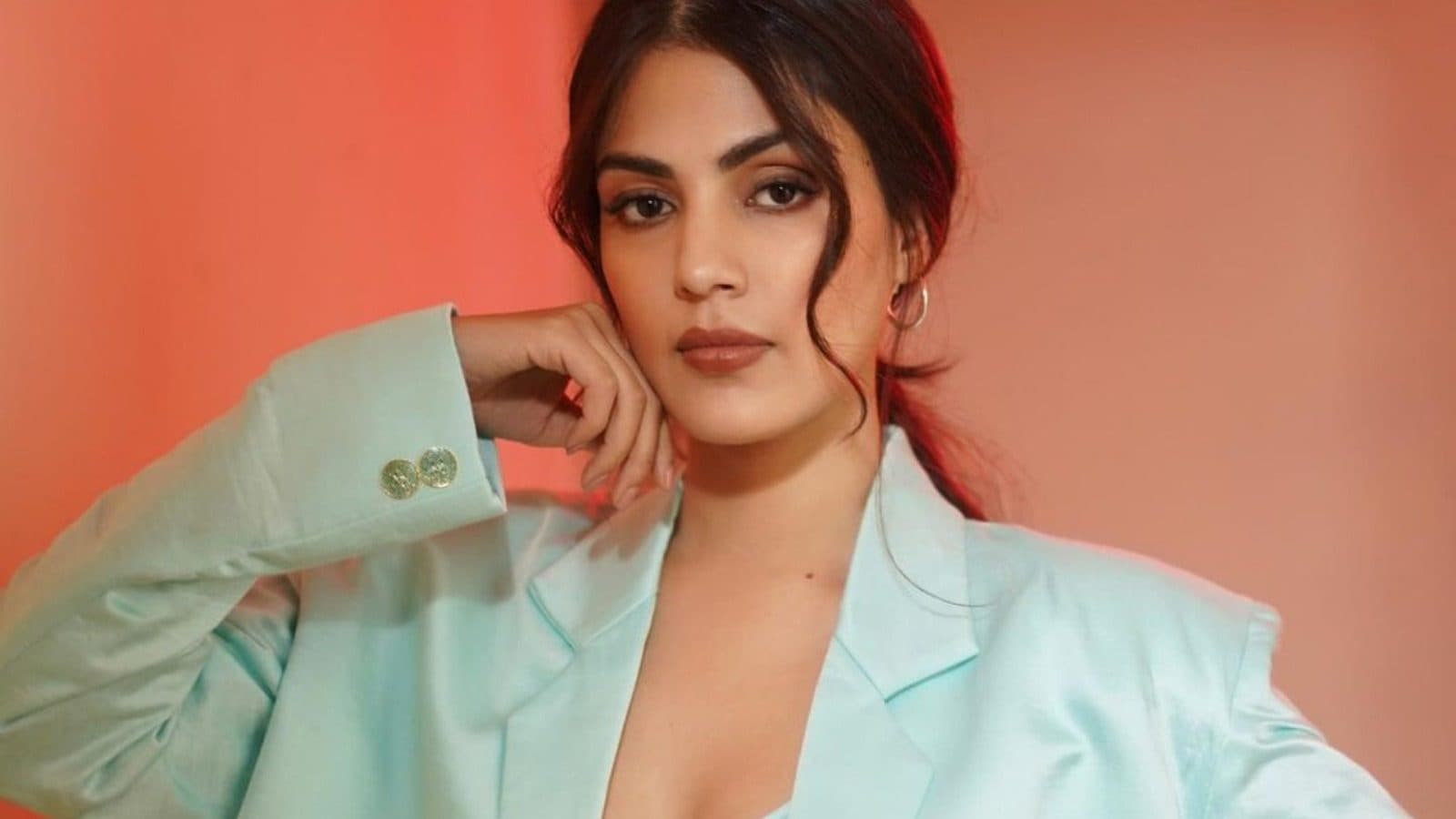 Rhea Chakraborty to Not Attend IIFA 2022, Wasn't Aware of Lookout Notice Against Her - News18