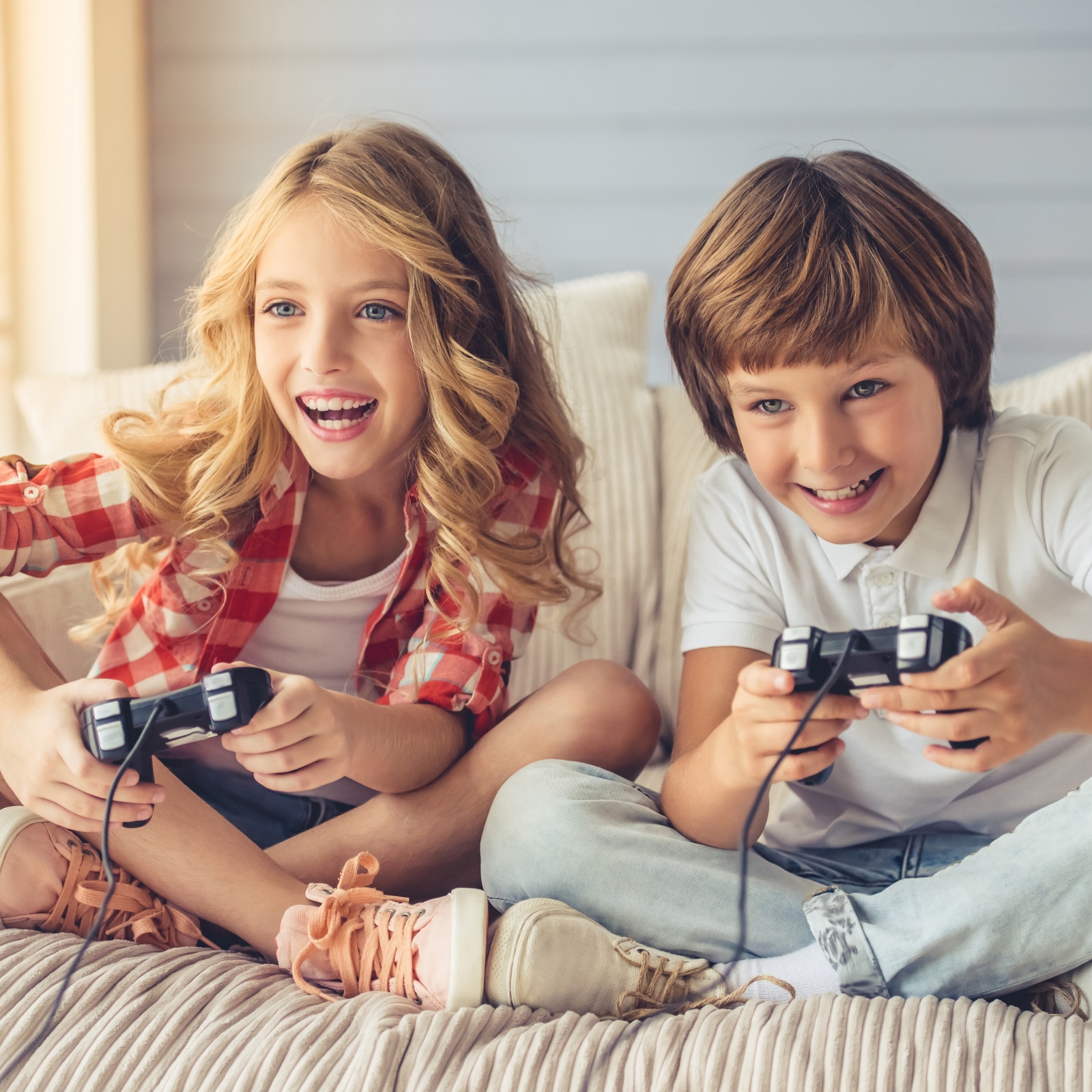 Children playing computer clearance games