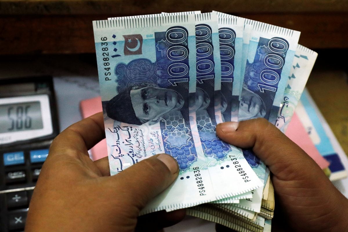 PKR in freefall: Currency plummets by 50 paisa per USD - Mettis