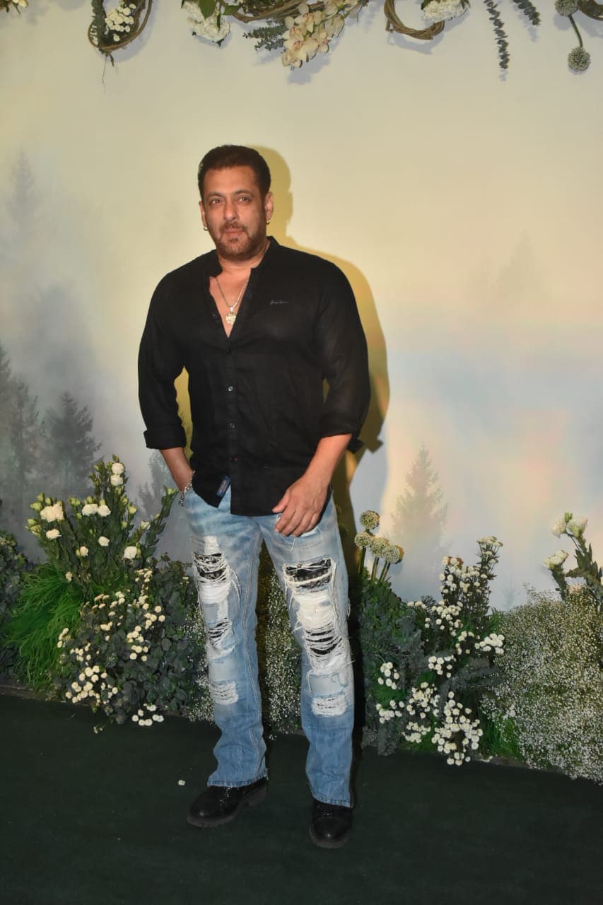 Salman Khan at Arpita Khan's party. (Pic: Viral Bhayani)