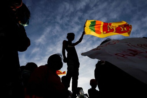 The protest was held following Energy Minister Kanchana Wijesekara’s comments that he had plans to allow up to four new players to distribute petroleum. (File photo/Reuters)
