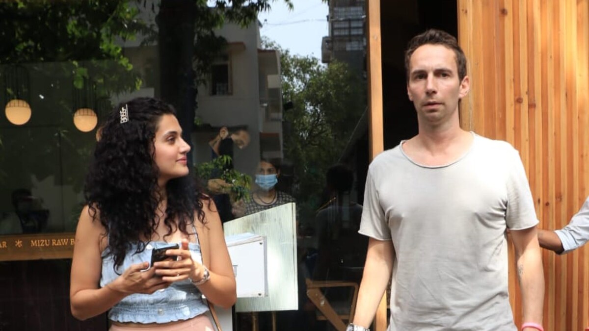 Taapsee Pannu and Boyfriend Mathias Boe Make Rare Public Appearance, Step Out For Lunch Date