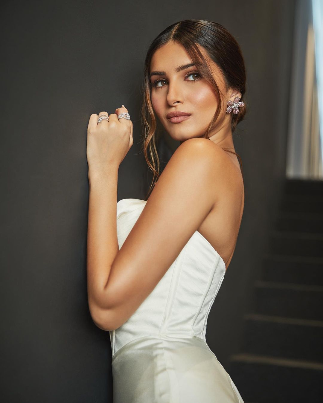 Tara Sutaria Flaunts Her Sexy Back In Stylish Backless Outfits Check