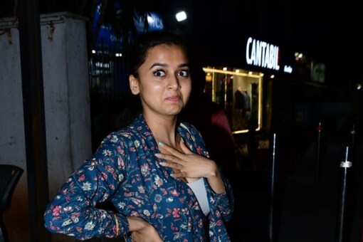 Tejasswi Prakash was spotted with Karan Kundrra on Wednesday night. (Pic: Viral Bhayani)