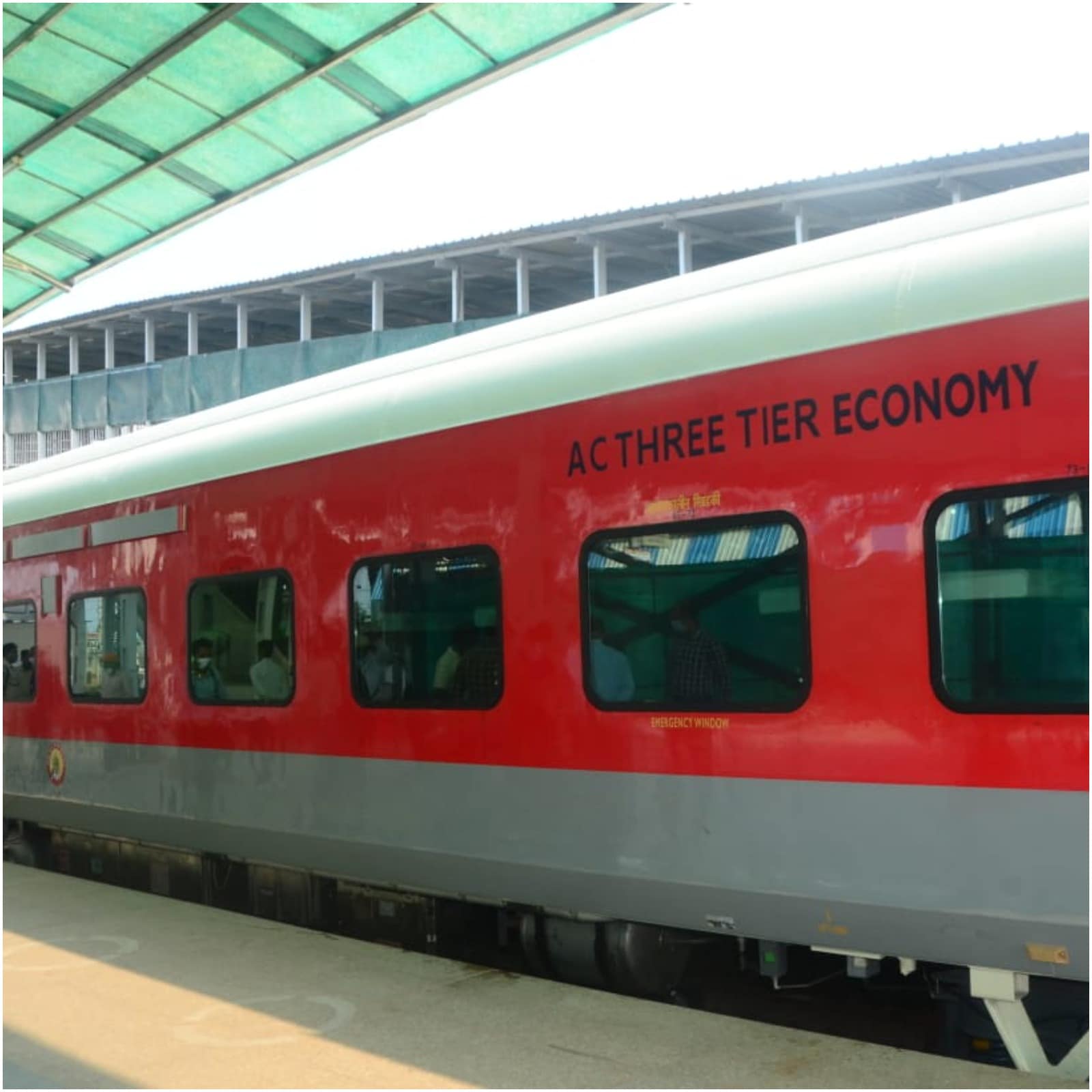 are dogs allowed in trains in india