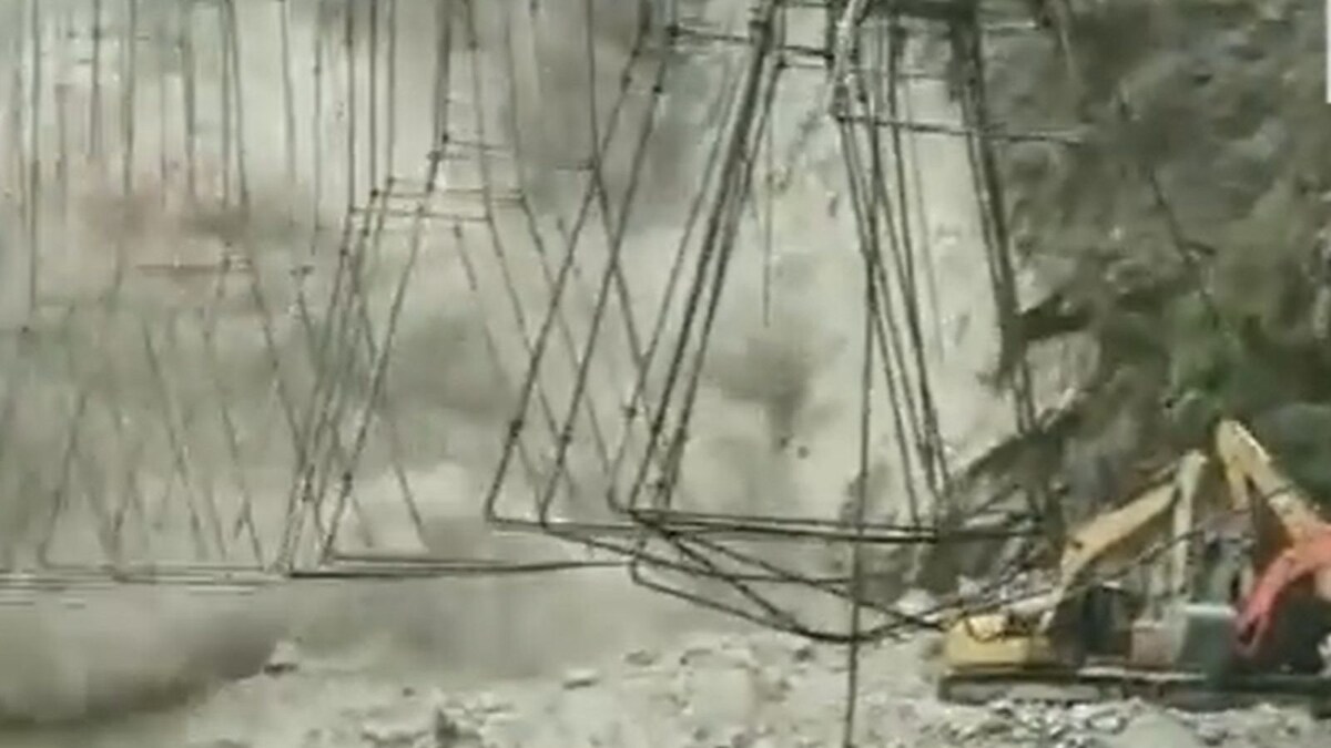 WATCH Portion of Mountain Crashes Near J&K Tunnel Collapse Site in