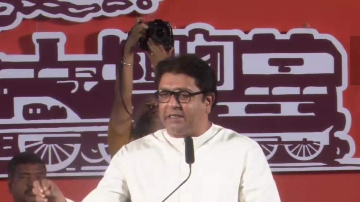 Play Hanuman Chalisa if You Hear Loudspeakers 'Blaring Azaan': Raj Thackeray