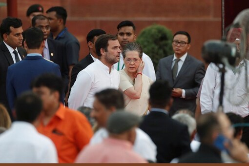 File photo of Congress leaders Rahul Gandhi and Sonia Gandhi. (Image: Reuters)