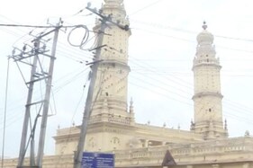 'Hanuman Temple' Inside Tipu Mosque: K'taka Home Minister Warns Hindu Group Demanding Permission to Pray 'Hanuman Temple' Inside Tipu Mosque: K'taka Home Minister Warns Hindu Group Demanding Permission to Pray