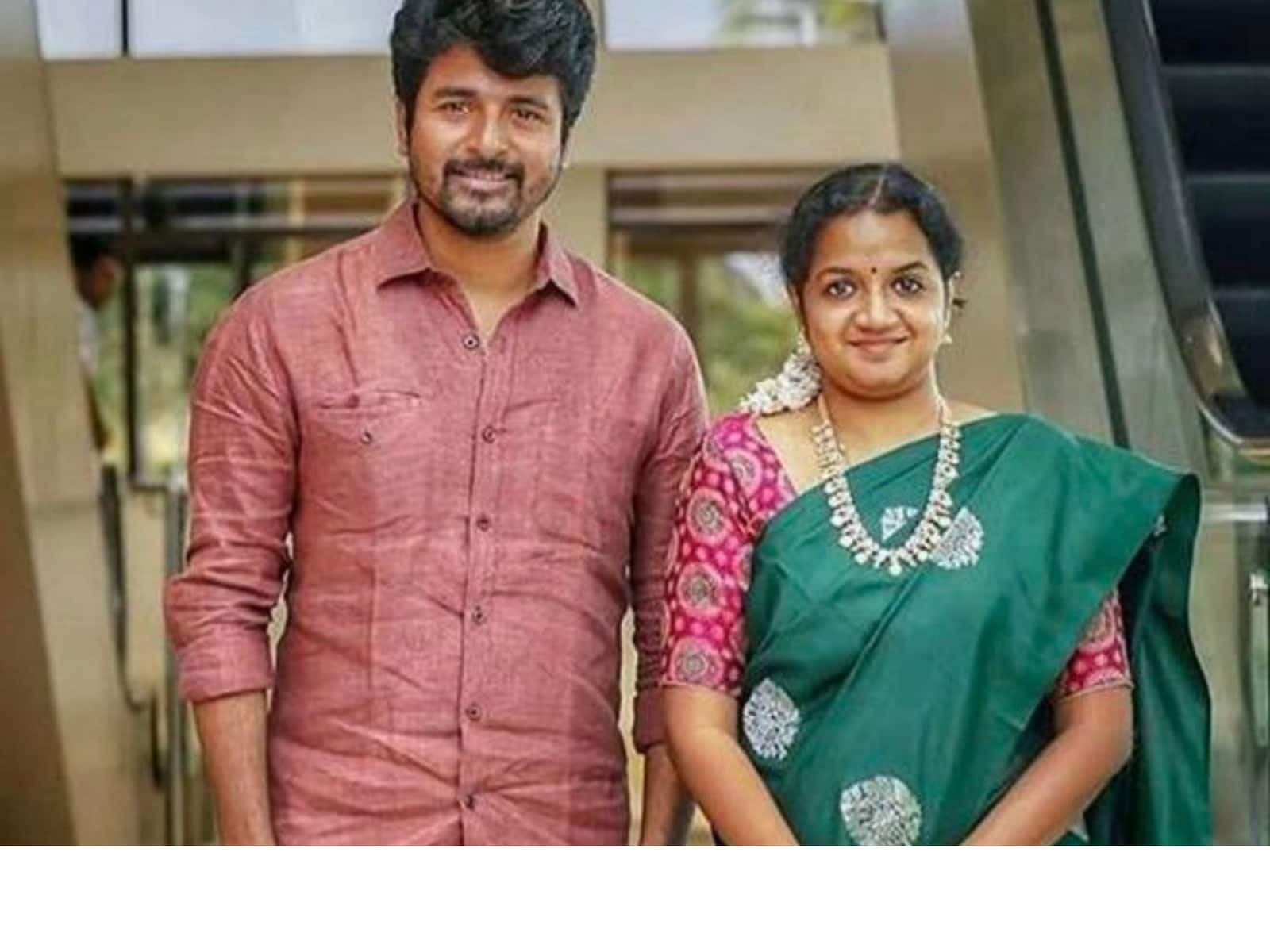 1600px x 1200px - Unseen Photo of Sivakarthikeyan With His Wife Aarthi Goes Viral - News18