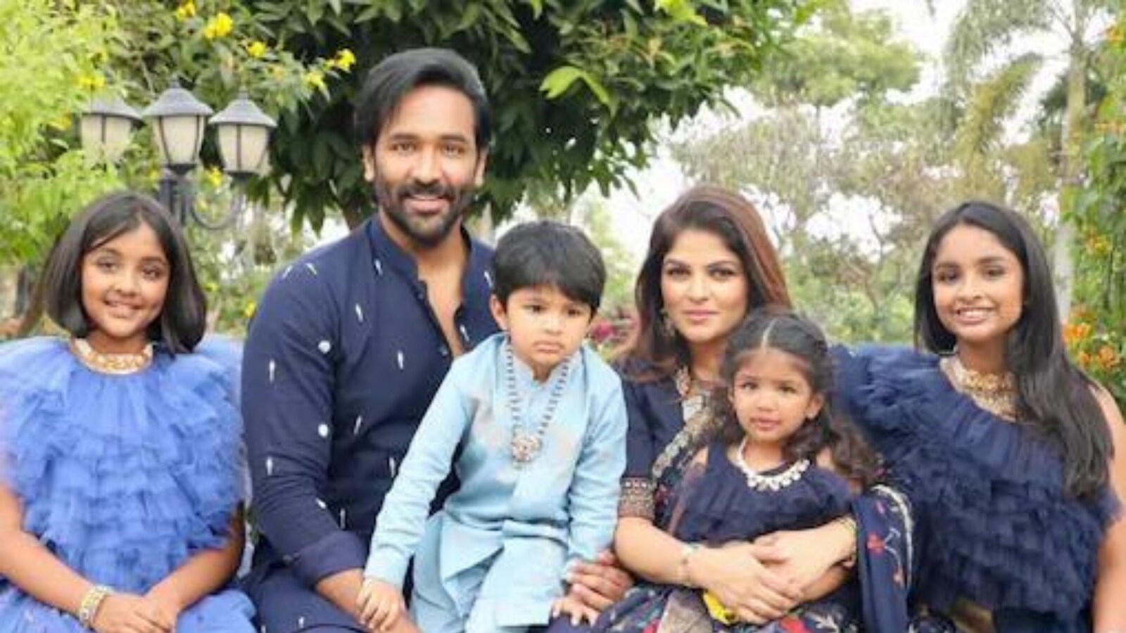Manchu Vishnu’s Daughters Ariana and Viviana To Sing Song in His Next Gali Nageswara Rao