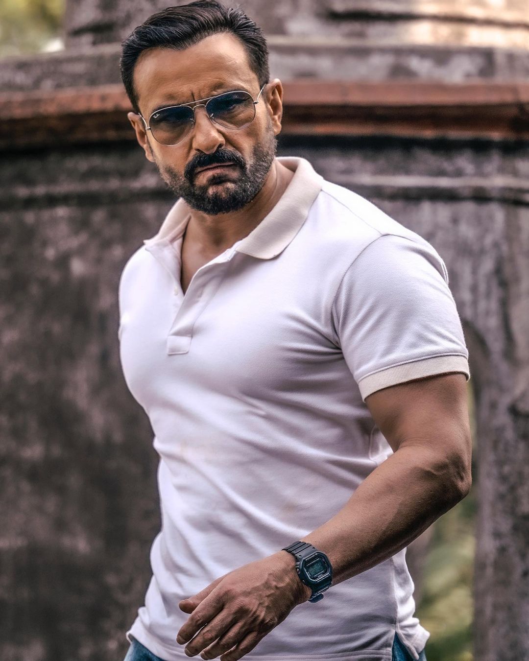 Saif Ali Khan is one actor who can nail a casual and formal attire with ease