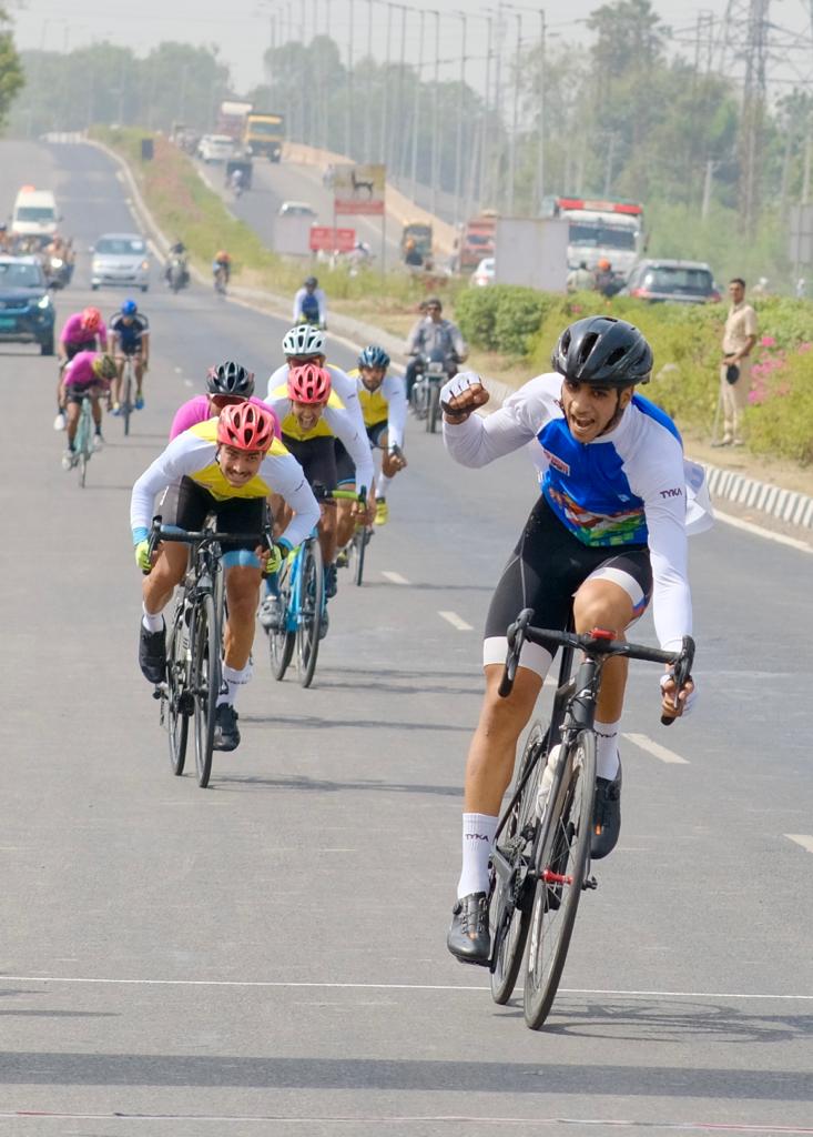 Delhi, Delhi, India. 2nd de junio de 2022. La Federación de Ciclismo de la  India desvela la camiseta del equipo de la India para el próximo Campeonato  Asiático de Ciclismo de Pista