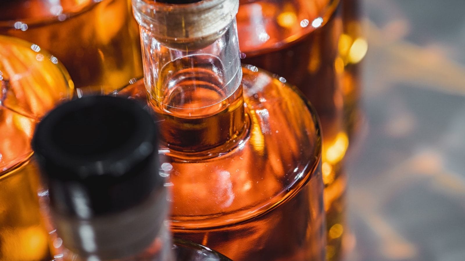 Delhi Bars, Hotels Refuse to Serve Alcohol After Expiry of Excise