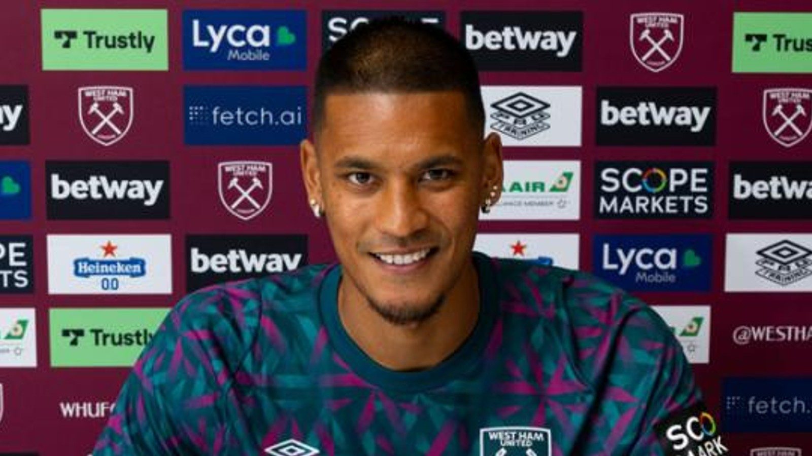 Alphonse Areola Agrees to Five Year Deal With West Ham United