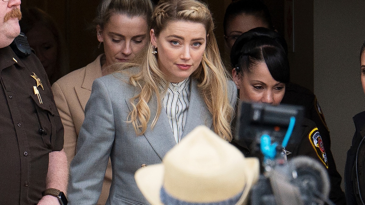 Amber Heard's Picture Kissing a Woman Goes Viral