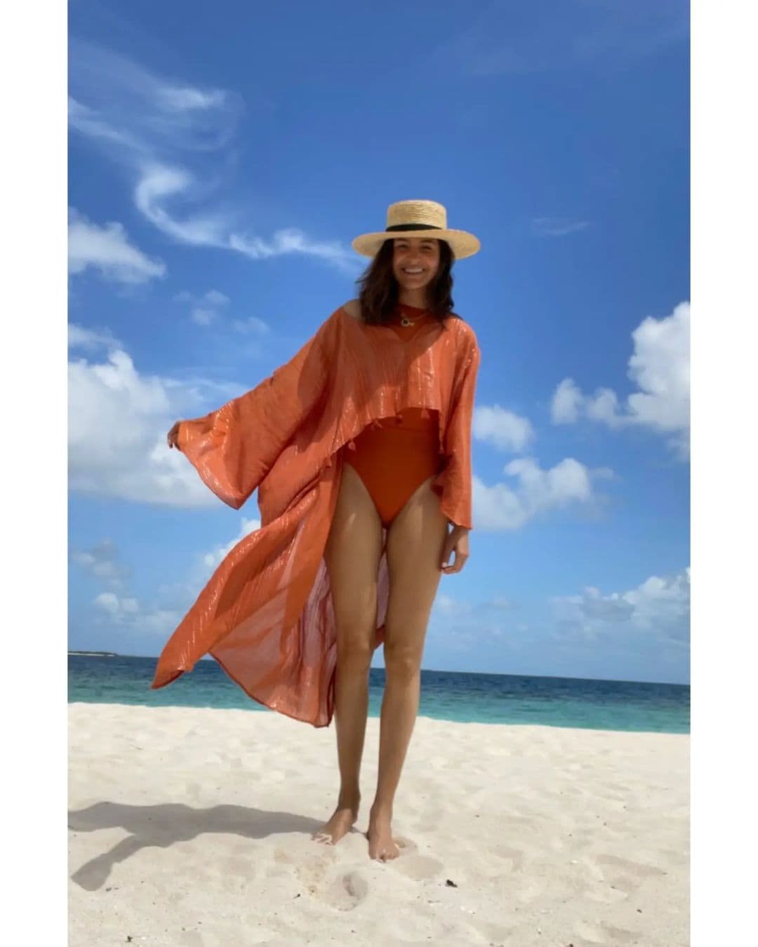 1080px x 1350px - Anushka Sharma Raises Temperature In Orange Monokini During Maldives Vacay,  Check Out Her Sexy Swimwear Pictures - News18