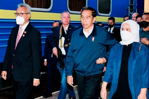  Indonesian President Joko Widodo, second right, and his wife Iriana, right, walk on the platform prior to boarding a train that will take them to Kyiv, Ukraine, at a railway station in Przemysl, Poland (Image: AP Photo/Indonesian Presidential Palace)