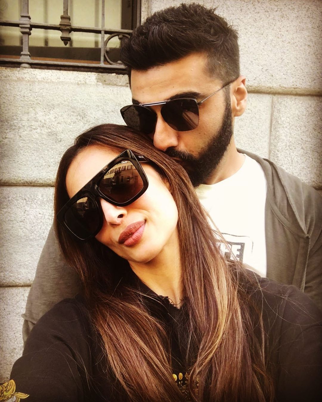 This cosy picture of the duo speaks volumes about their love for each other. (Image: Instagram)
