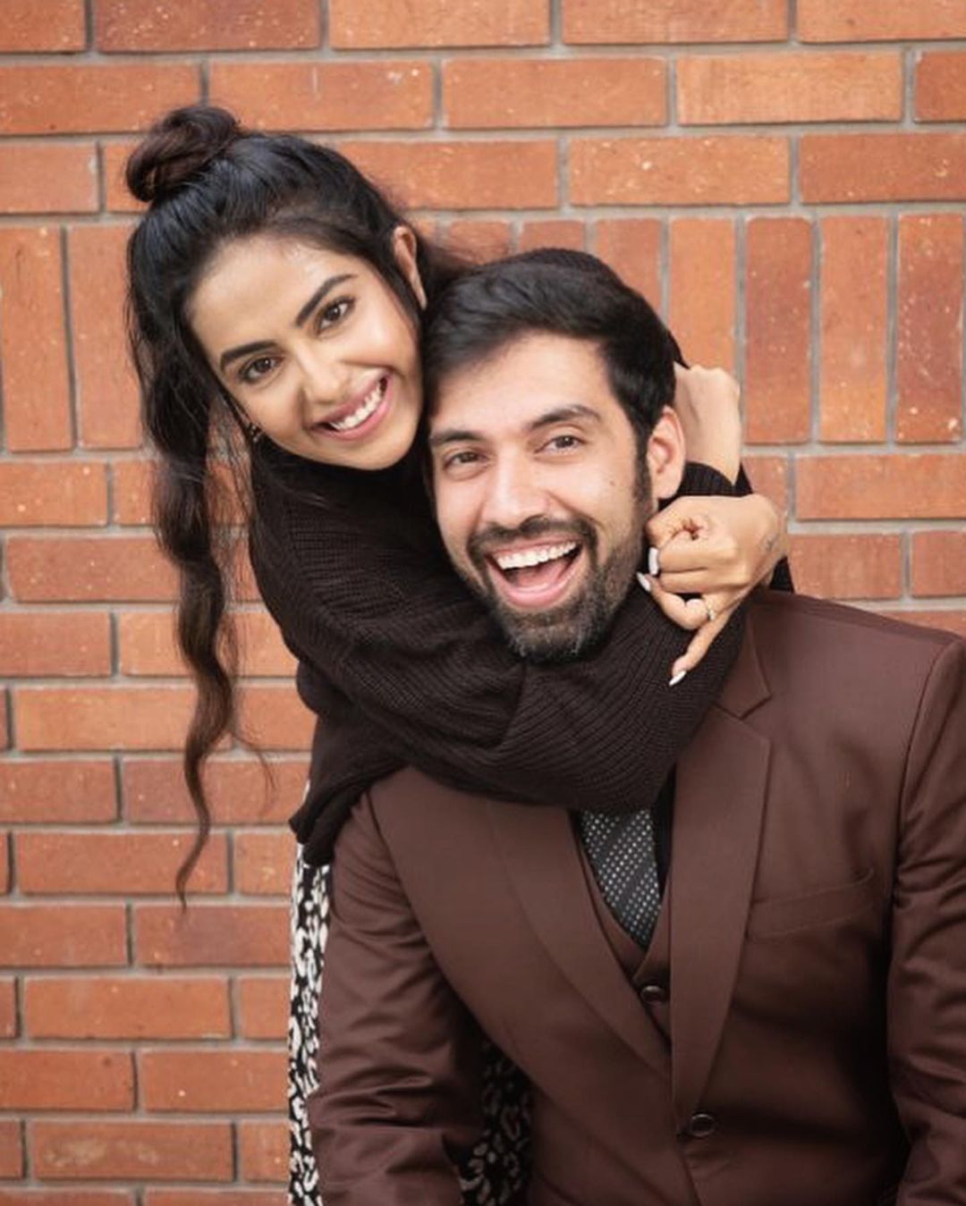 Avika Gor is seen here with her boyfriend Milind Chandwani for a photoshoot. Both look cute together in this picture. (Image: Instagram)