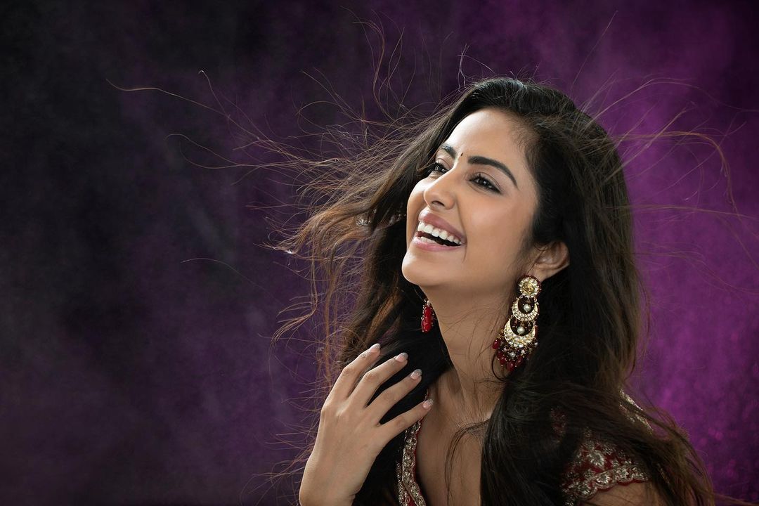 What an adorable smile! Avika always loved giving “filmy” poses for photoshoots and this picture is proof. (Image: Instagram)