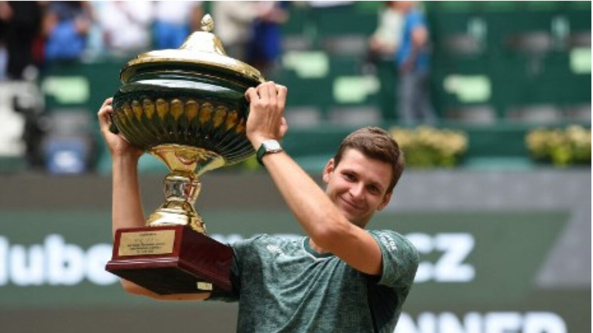 Hubert Hurkacz Beats Daniil Medvedev to Win ATP Final in Halle - News18