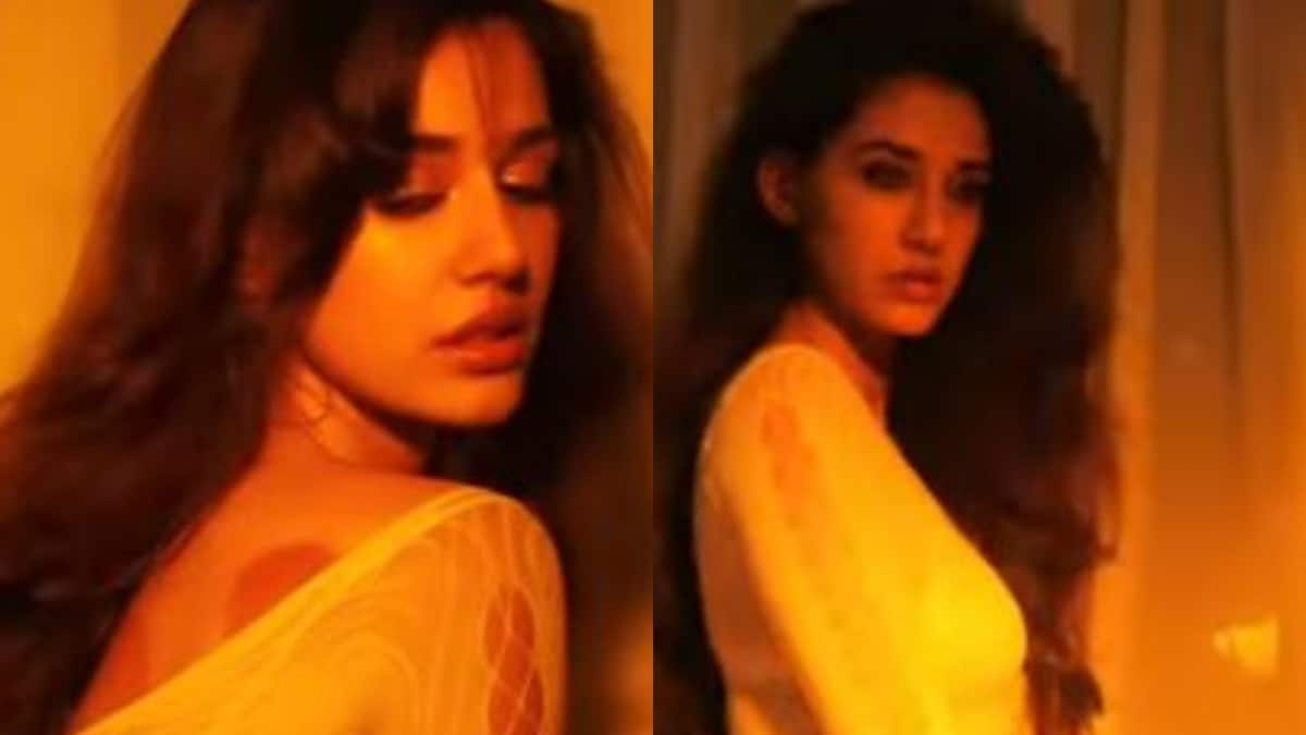 Disha Patani Strikes Sensuous Poses For Photoshoot, Makes Fans Go Weak in  the Knees; Watch - News18