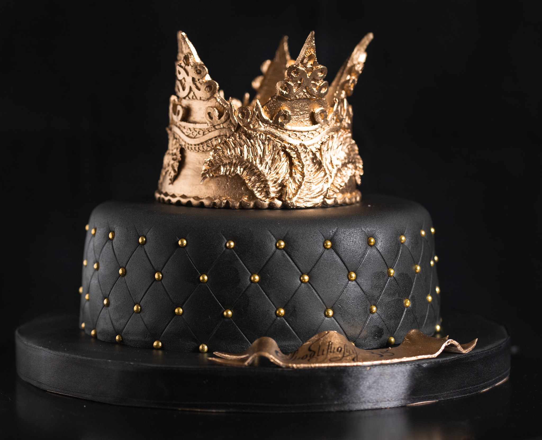 Happy Birthday King! Gatsby themed cake Let's celebrate! With 1000+ cake  designs available 🔥 Same day 4 hours delivery / Preorder for… | Instagram