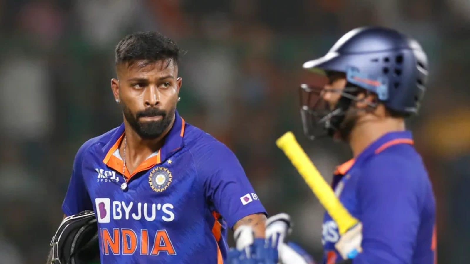 Watch: Hardik Pandya Refuses To Take a Single Despite Dinesh Karthik at ...