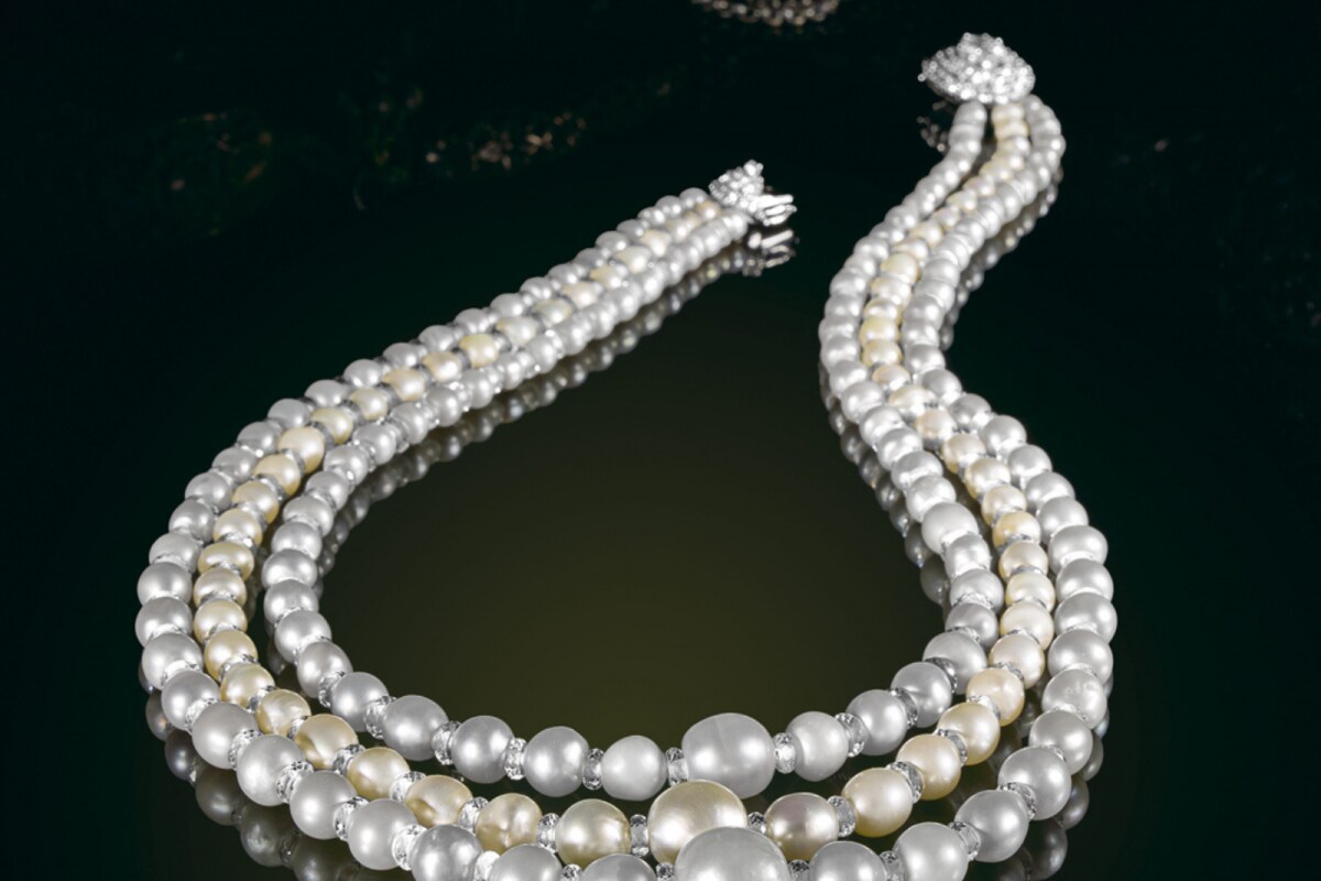 Rare Salt-water Pearl Necklace Sells 