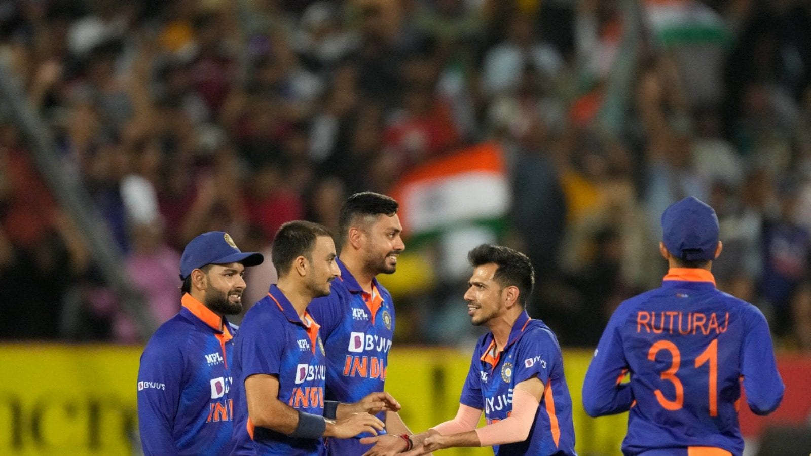 4th-t20i-dinesh-karthik-avesh-khan-guide-india-to-clinical-82-run-win-over-south-africa-series-level-at-2-2