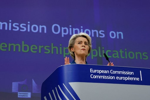 European Commission President Ursula von der Leyen attends a news conference, with European Commissioner for Neighbourhood and Enlargement Oliver Varhelyi, after a meeting of the College of European Commissioners addressing its opinion on Ukraine's EU candidate status, in Brussels, Belgium (Image: Reuters)