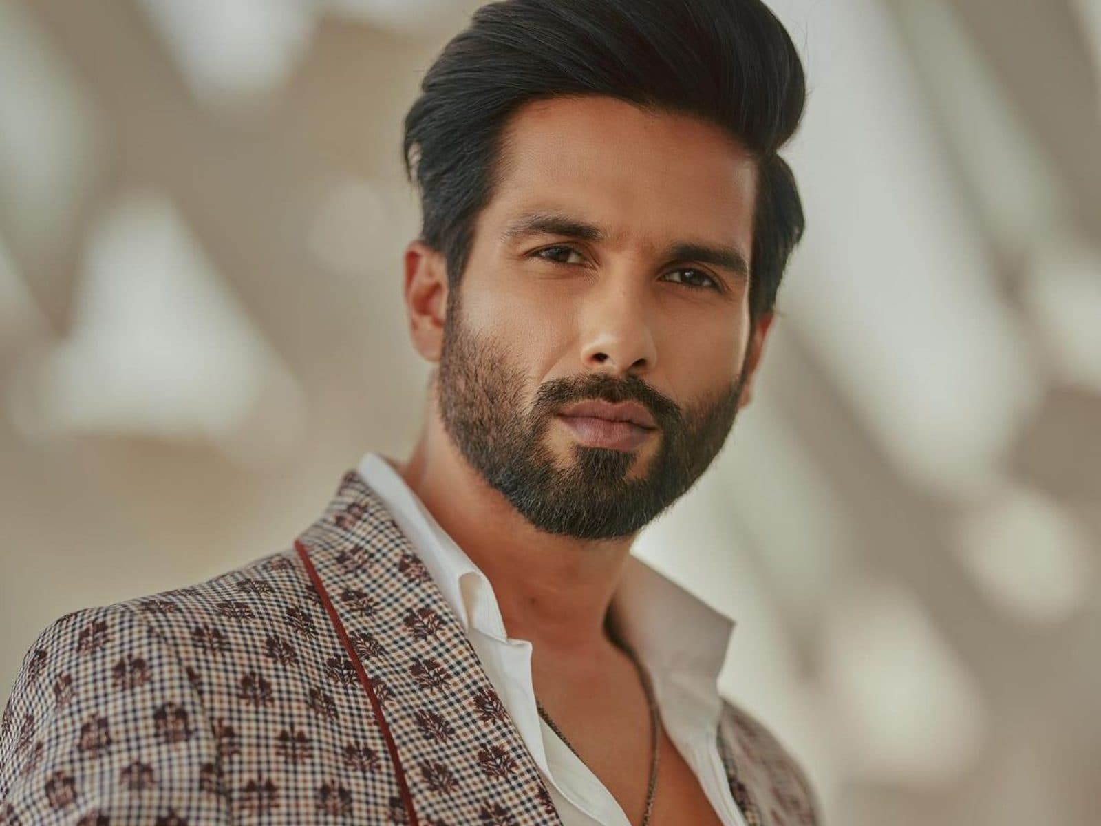 5 fabulous Shahid Kapoor hairstyles that you can take inspiration from  GQ  India