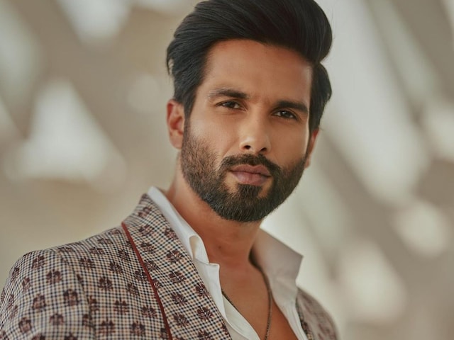 Shahid Kapoor seems to be not aging at all, and his picture from Ishq Vishq is proof