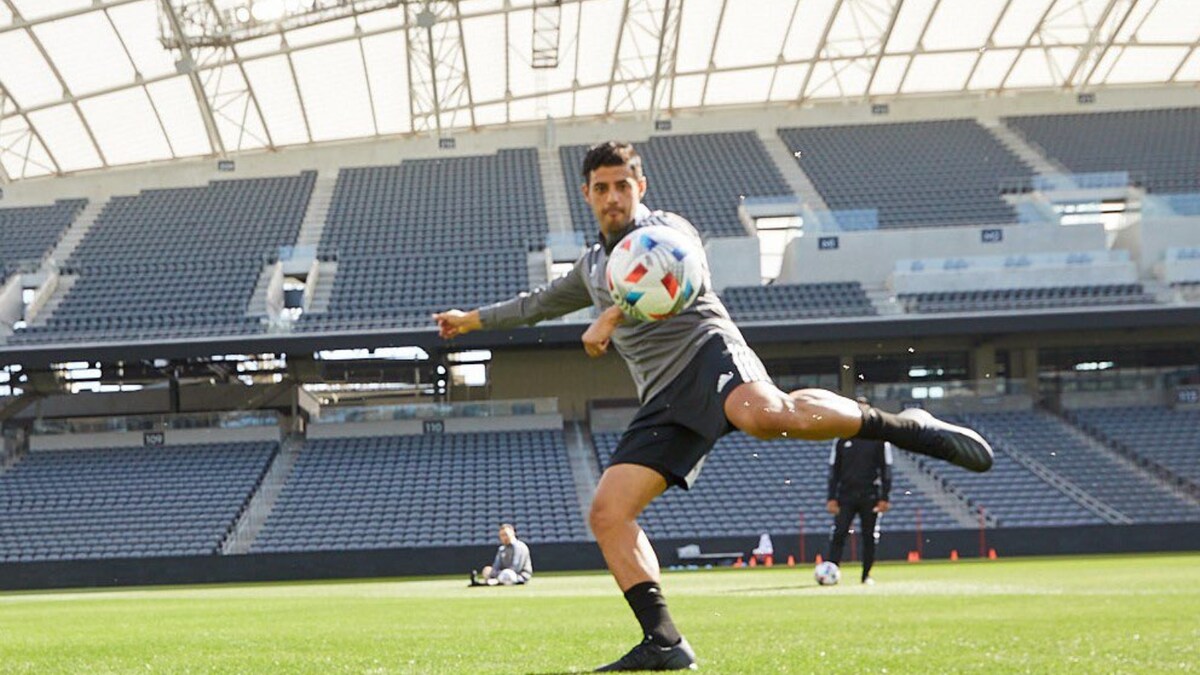 Transfer News: Carlos Vela Re-signs with LAFC as He Aims to Play Alongside Gareth Bale