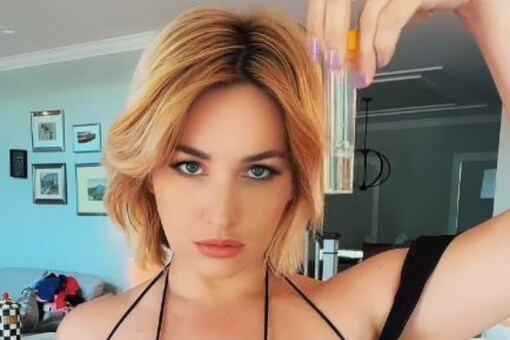 Matto said that when the weather is warm enough, she manages to fill up to 10 bottles with her breast sweat in a day and sells them for $500 per bottle. (Credits: Instagram/@steohaniematto)