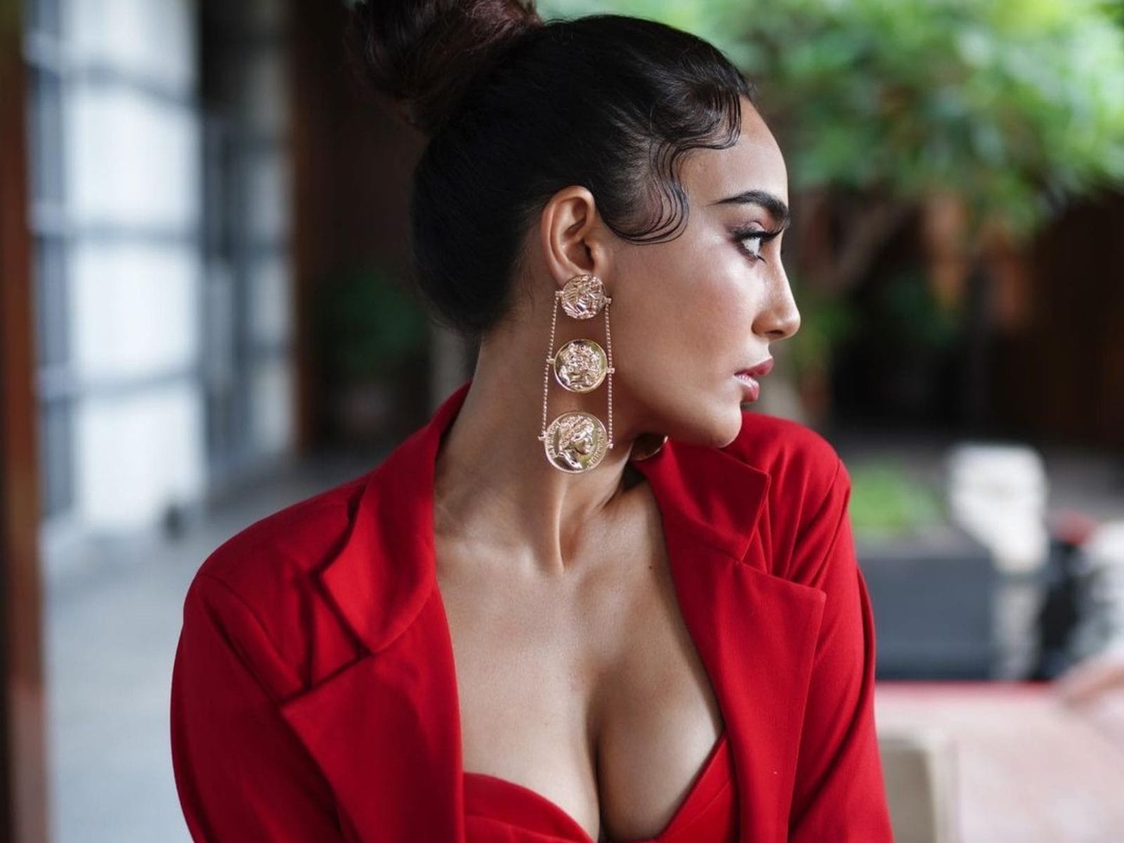 1600px x 1200px - Surbhi Jyoti Sets Temperature Soaring In Sexy Red Attire; See The Diva's  Hot Pics