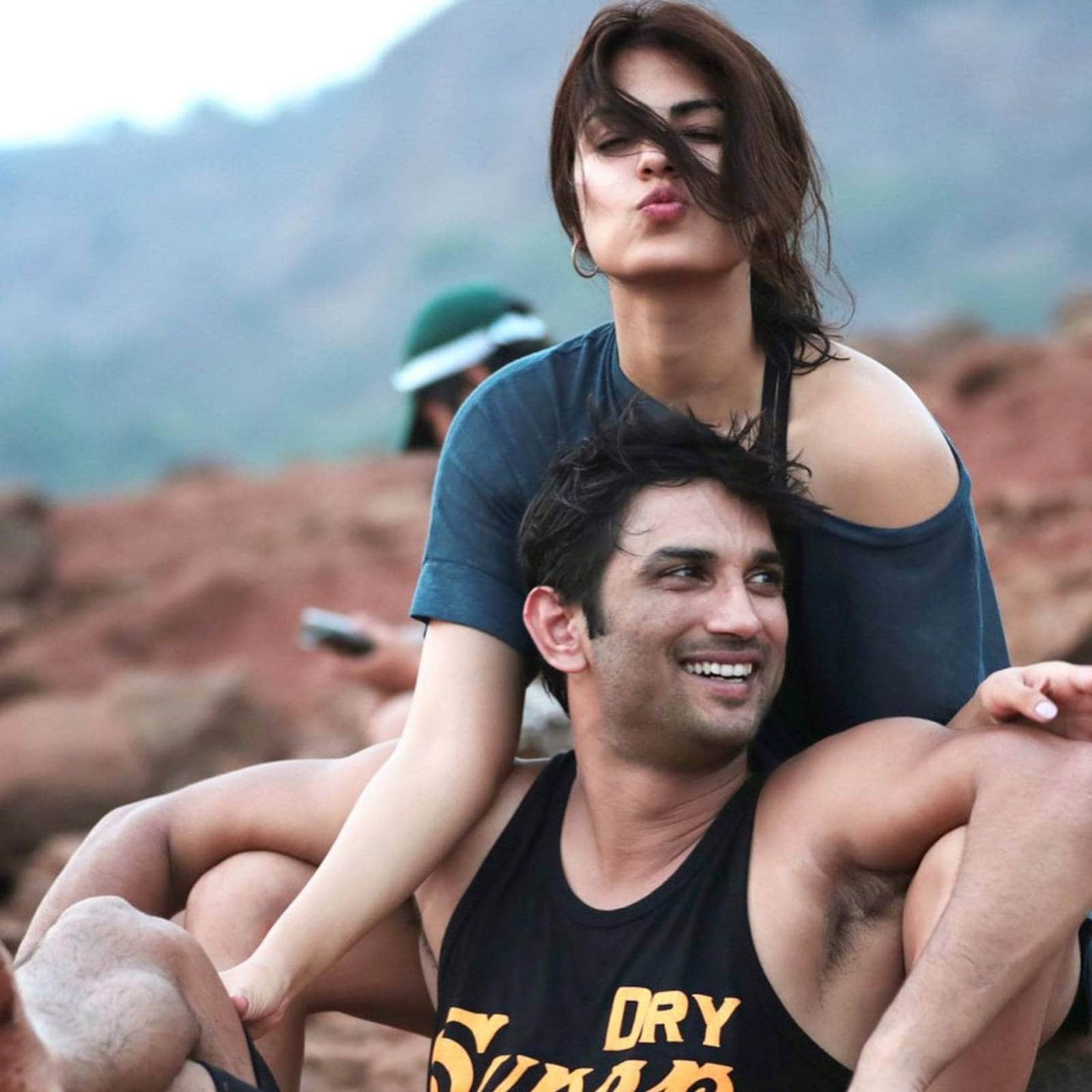 Sushant Singh Rajput Case: Rhea Chakraborty Received Many Deliveries of  Ganja from Co-accused, Says NCB in Draft Charges