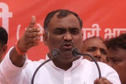 Girish Chandra Yadav said when the SP was in power, only the mafia used to run the police stations in UP.  (Twitter)