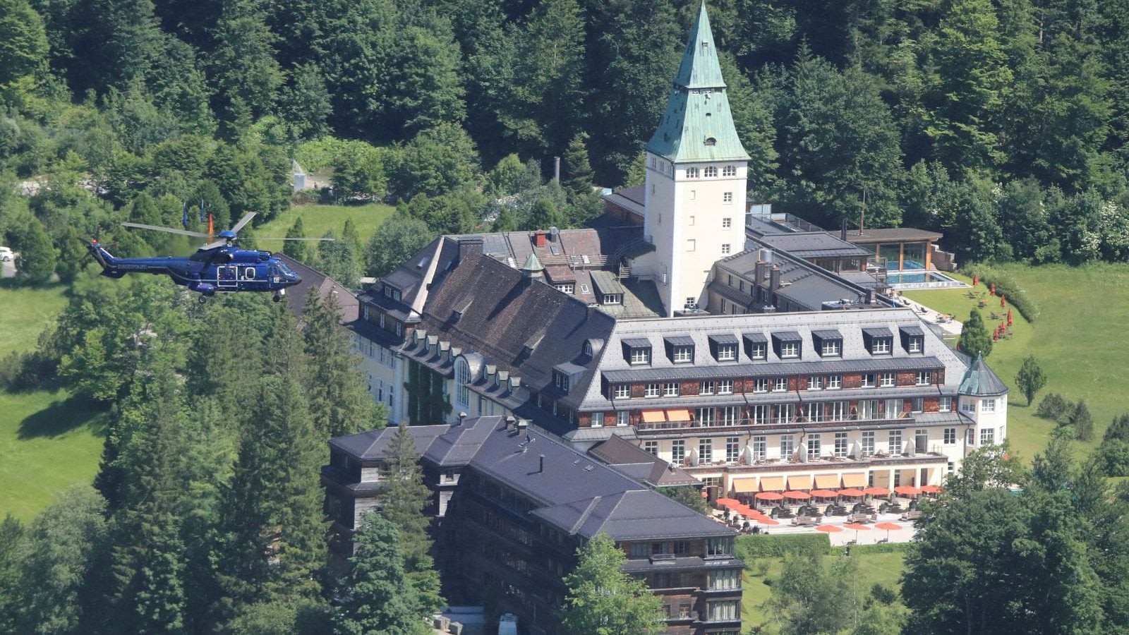 Check-in ke Schloss Elmau, “G7 Hotel” tempat Moody akan menginap