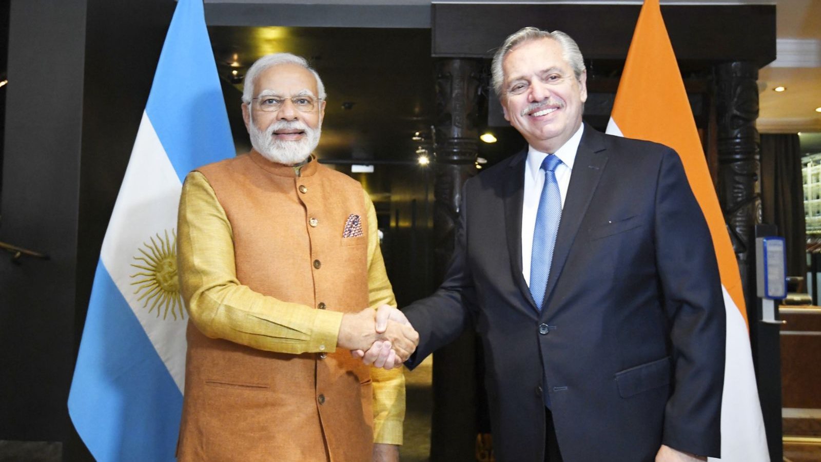 Modi hielt das erste bilaterale Treffen der G7 mit dem argentinischen Präsidenten Fernandes ab.