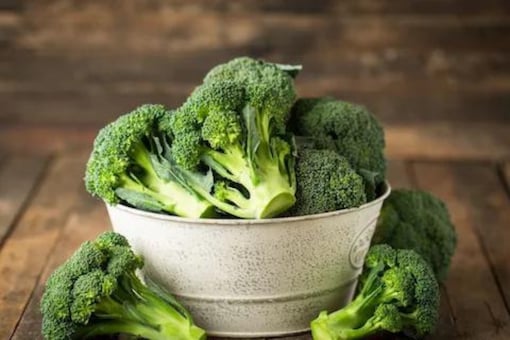 Loaded with Vitamin K, Broccoli is immensely helpful in protecting the brain from any kind of damage