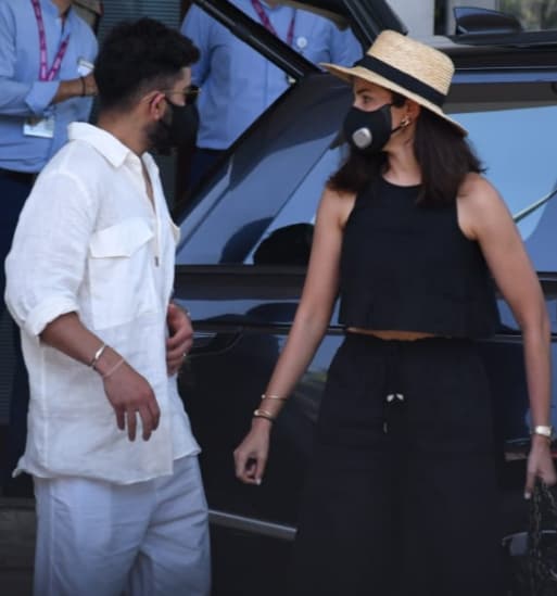 Viral Kohli and Anushka Sharma were spotted at Kalina airport as they returned back to Mumbai from Maldives