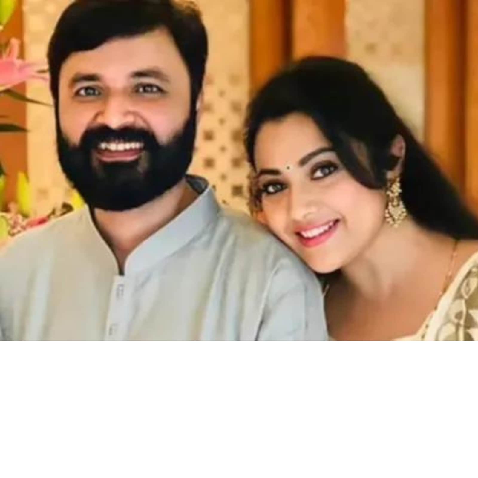 1600px x 1600px - Stop Broadcasting False Information': Actress Meena to Media on Her  Husband's Death - News18