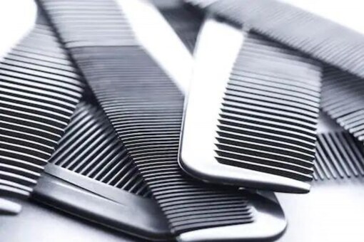 You can also take the help of shampoo to clean the comb. 