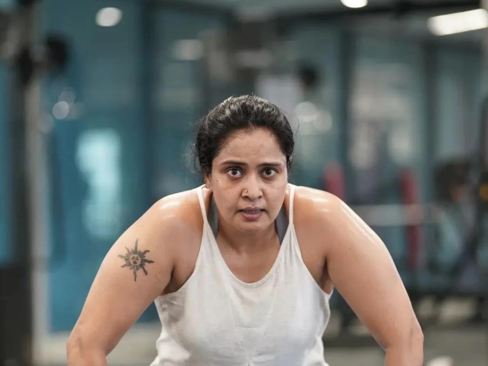 Actress Pragati Aunty Letesht Xxx - Actress Pragathi Mahavadi Shows Her Strength In Latest Workout Video -  News18