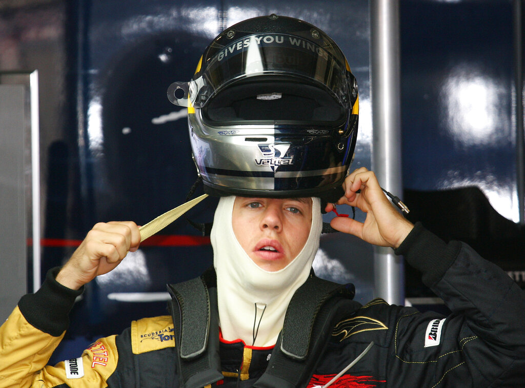 Vettel retires: His Formula 1 career in helmets · RaceFans