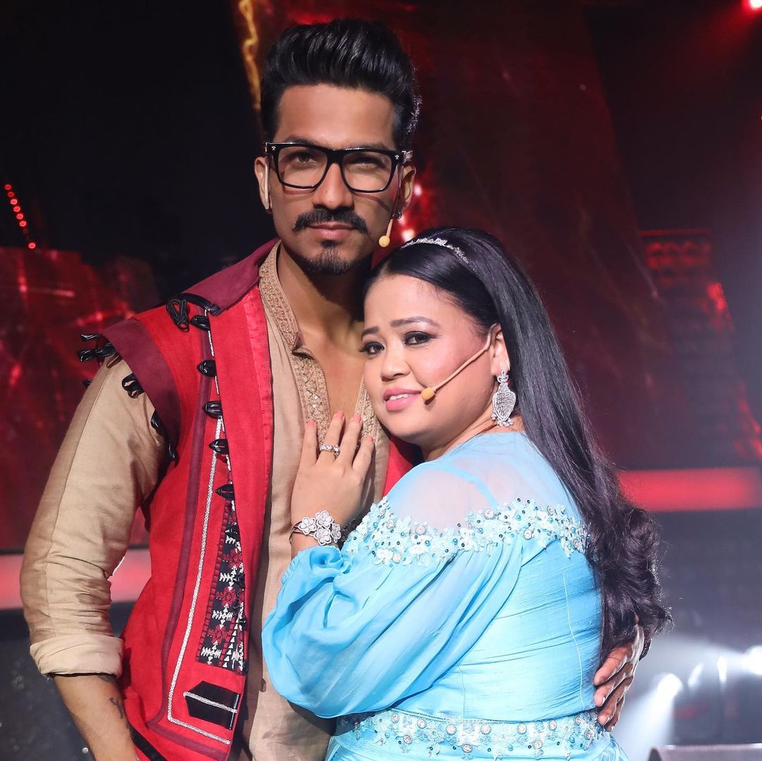 The host couple, Haarsh Limbachiyaa and Bharti Singh have kept their fans hooked to screens with their chemistry. (Image: Instagram)
