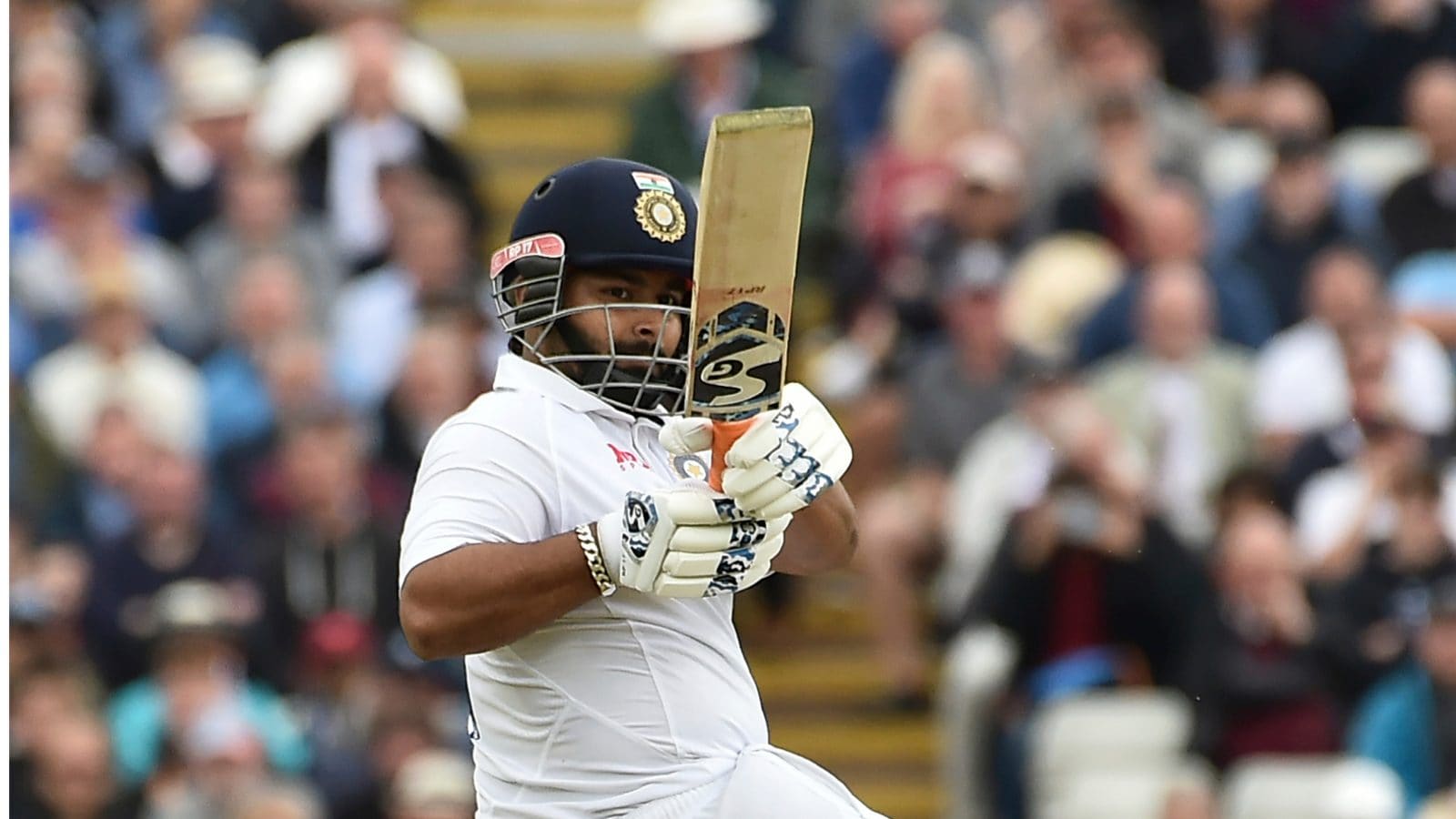 Watch: Rishabh Pant hits a brilliant boundary on the first day of the 5th Test on the pitch