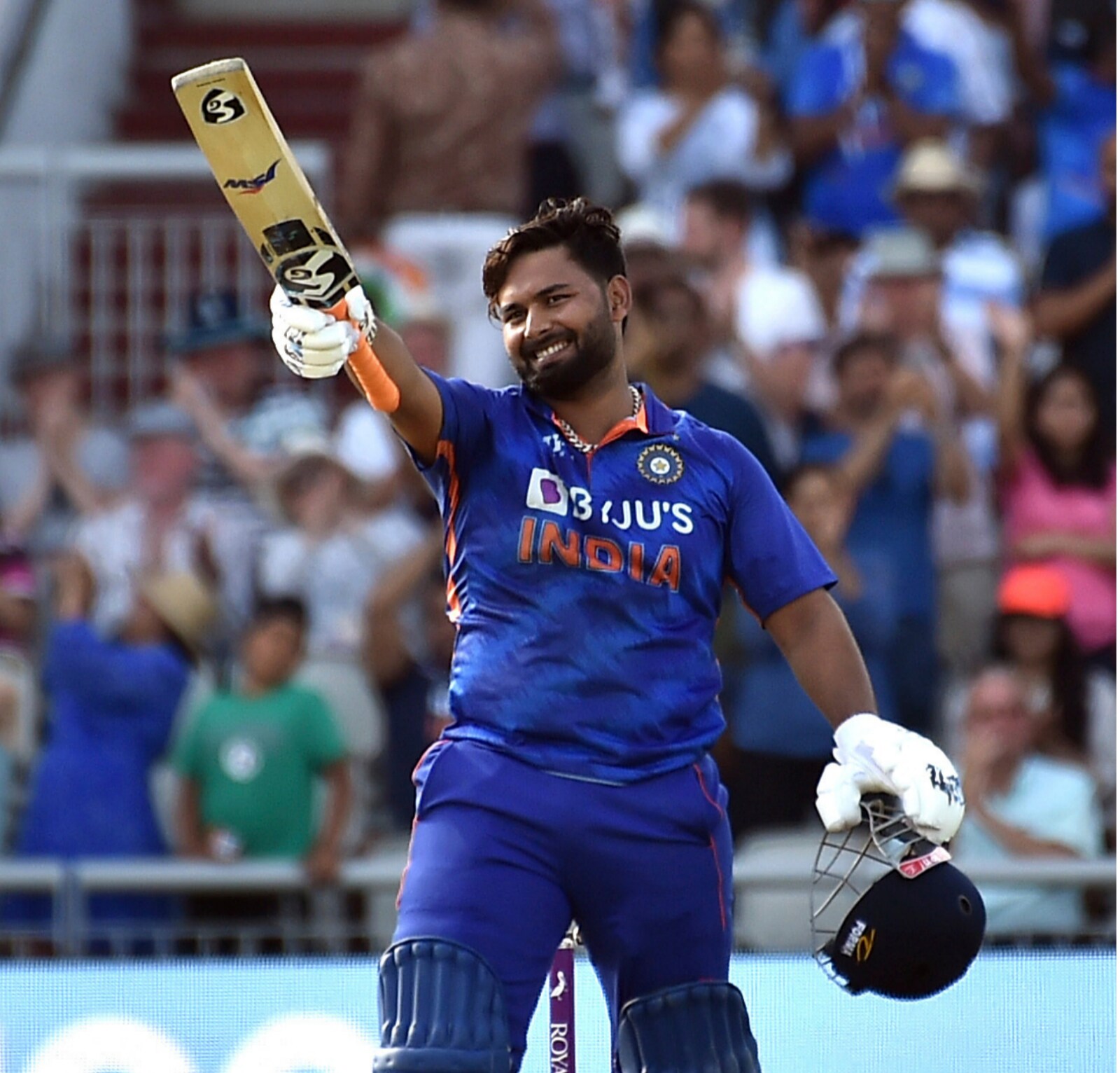 IND vs ENG: Rishabh Pant Becomes Third Indian Wicketkeeper to Hit an ODI  Century Outside Asia